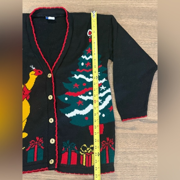 Winnie the Pooh Vintage Christmas Cardigan- Size: Small - Picture 5 of 7